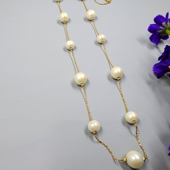 Gold Plated Vintage Pearl Station Style Necklace - Picture 2 of 4